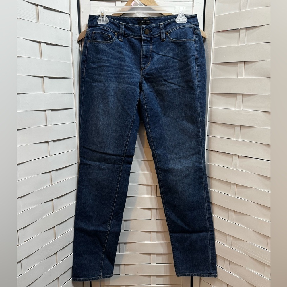 Ann Taylor Curvy Straight Medium Wash Jeans